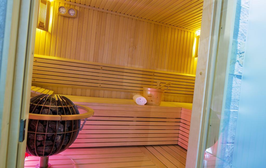 Wellness- Und Schneesporthotel Christiania Saas-Almagell Exterior foto
