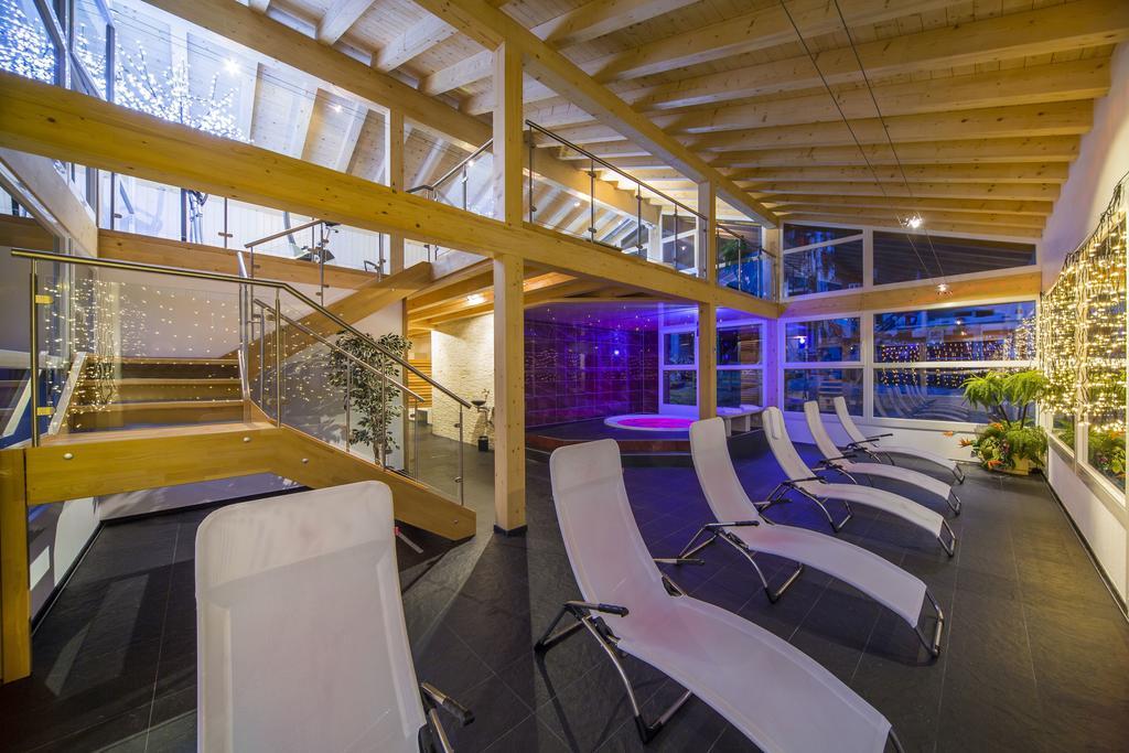 Wellness- Und Schneesporthotel Christiania Saas-Almagell Exterior foto
