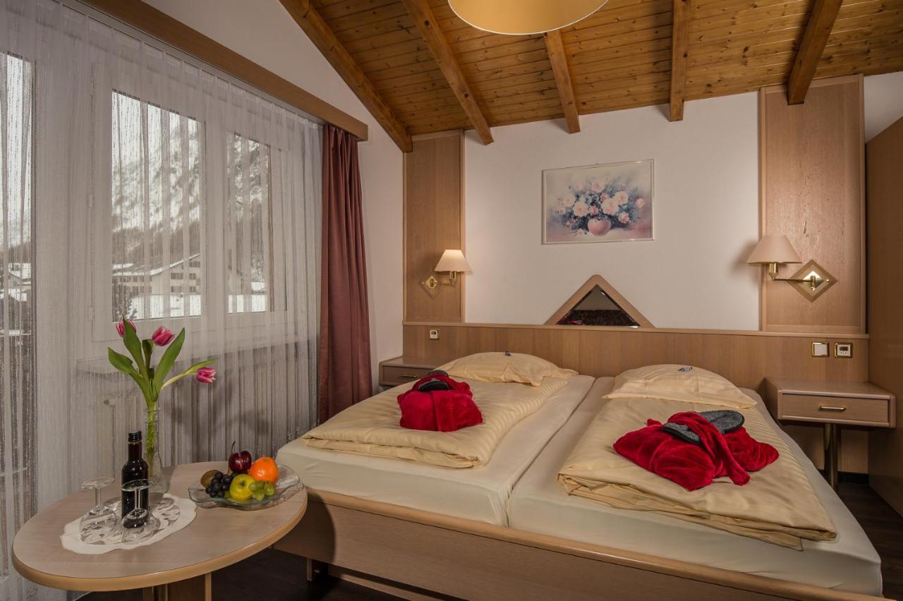 Wellness- Und Schneesporthotel Christiania Saas-Almagell Exterior foto